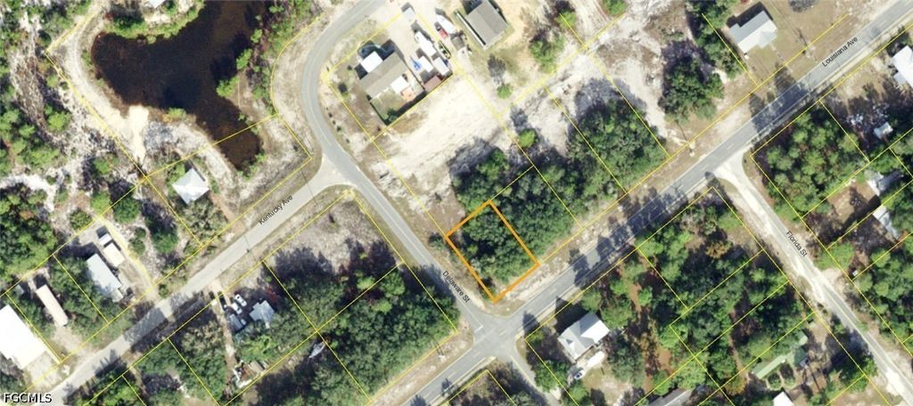 2235 Oak St, LANARK VILLAGE