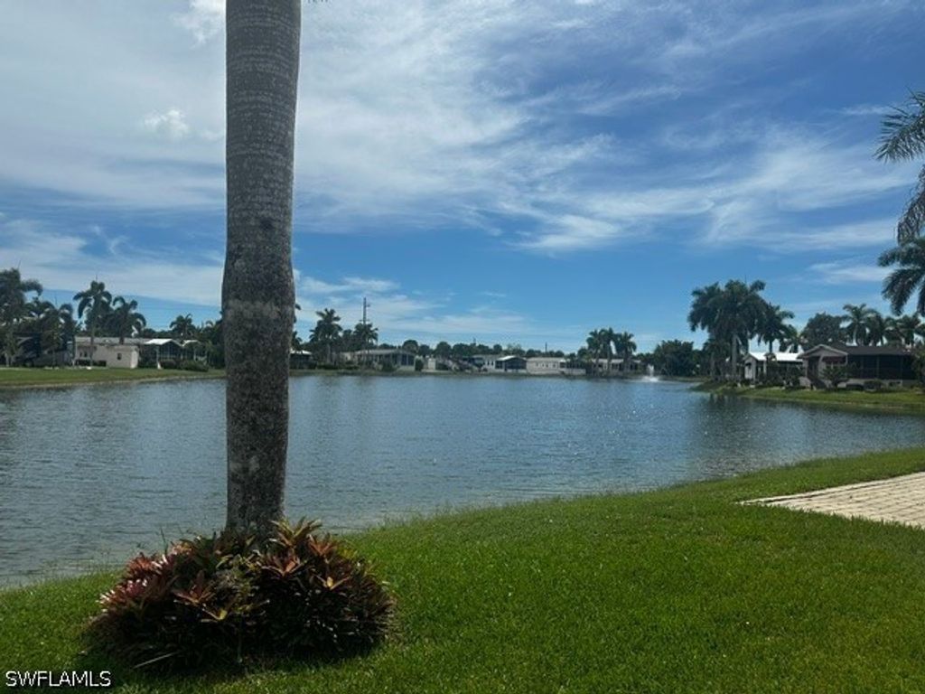 1137 Diamond Lake Cir, Naples