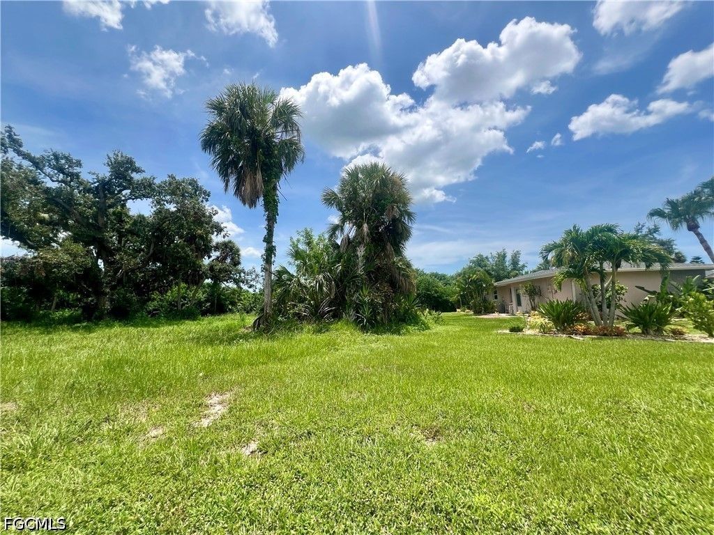 25 Oakland Hills Pl, ROTONDA WEST