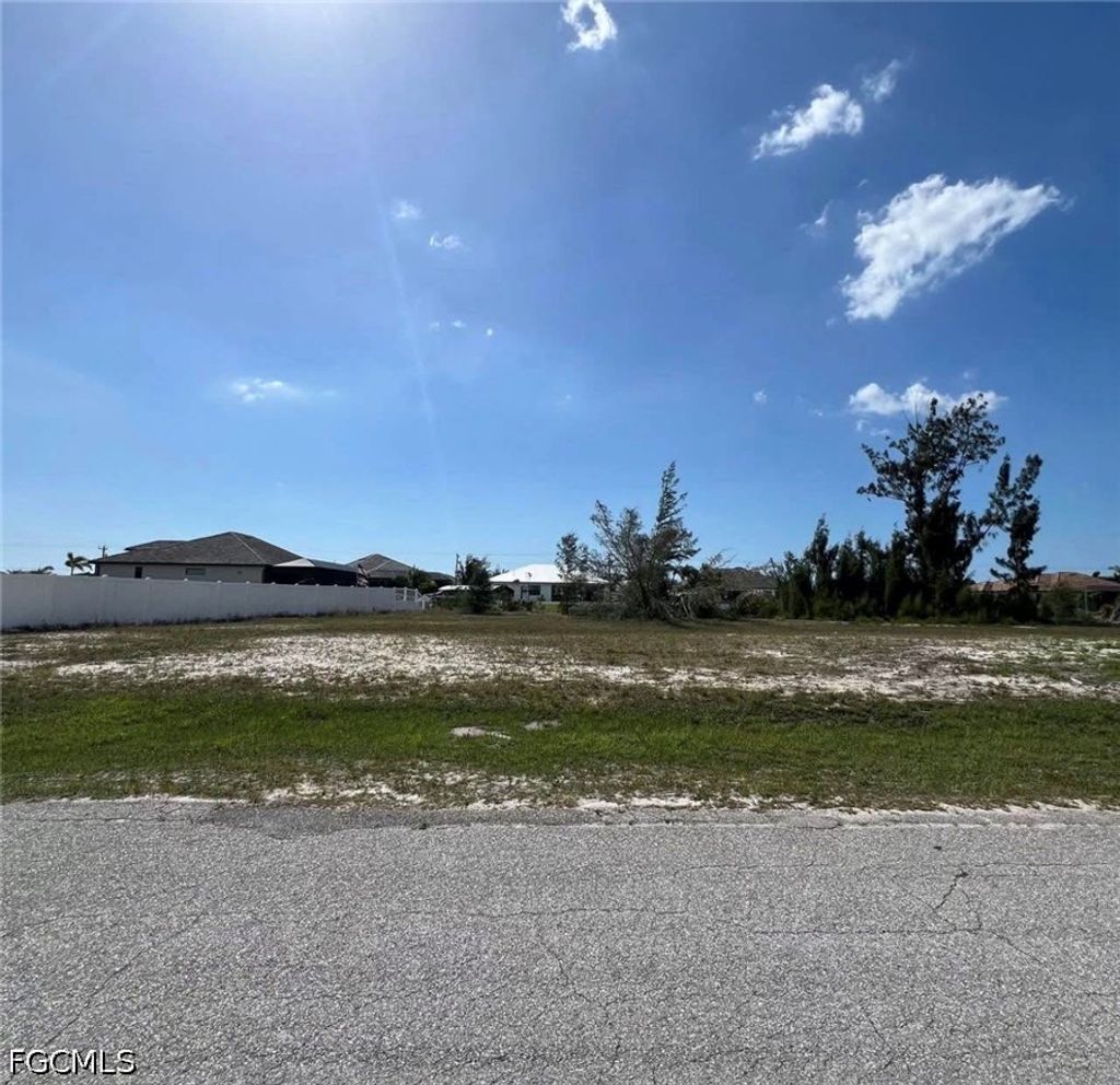 1608 Nw 39th Ave, Cape Coral