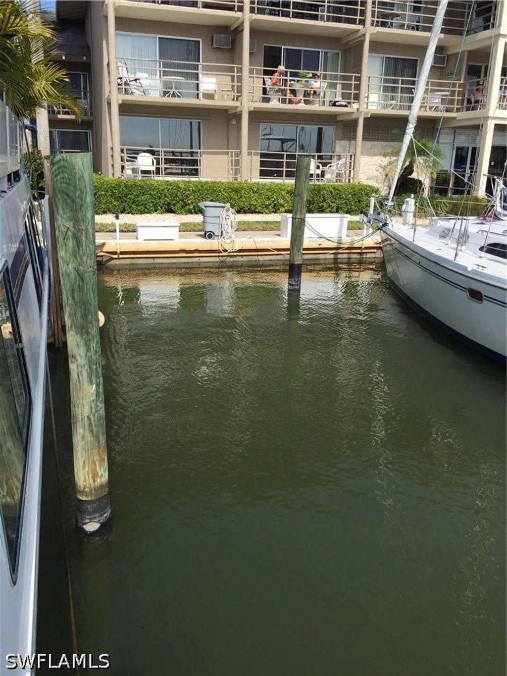 900 Broad Ave S, Naples