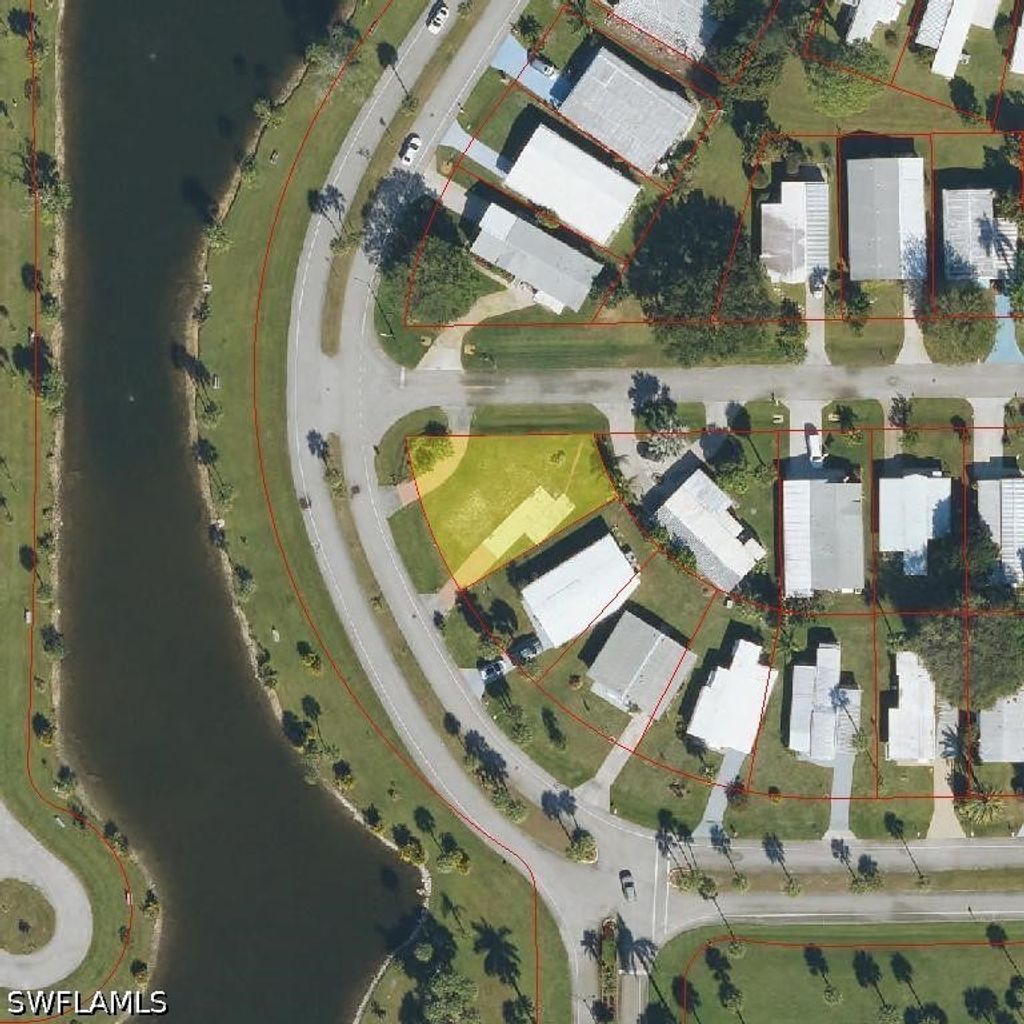 501 Riviera Blvd W, NAPLES
