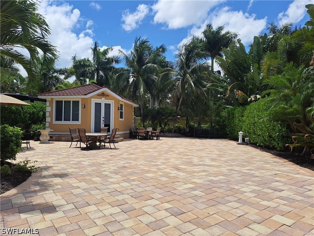 4400 Southern Breeze Dr, Naples