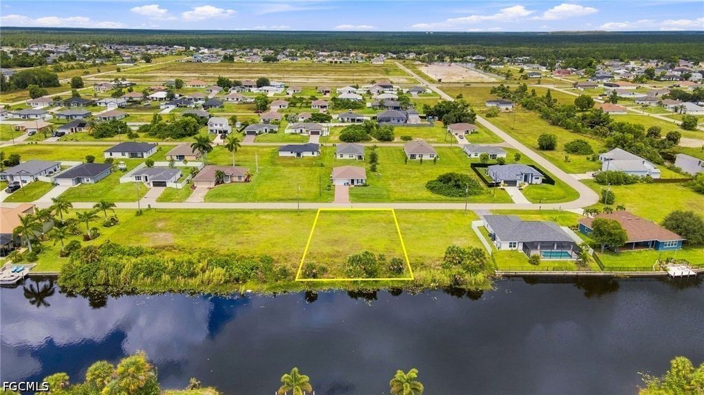 1250 Ne 40th St, CAPE CORAL