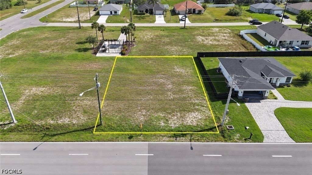 1608 Kismet Pkwy W, Cape Coral