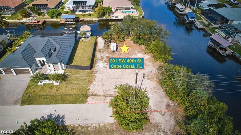 201 Sw 40th St, Cape Coral