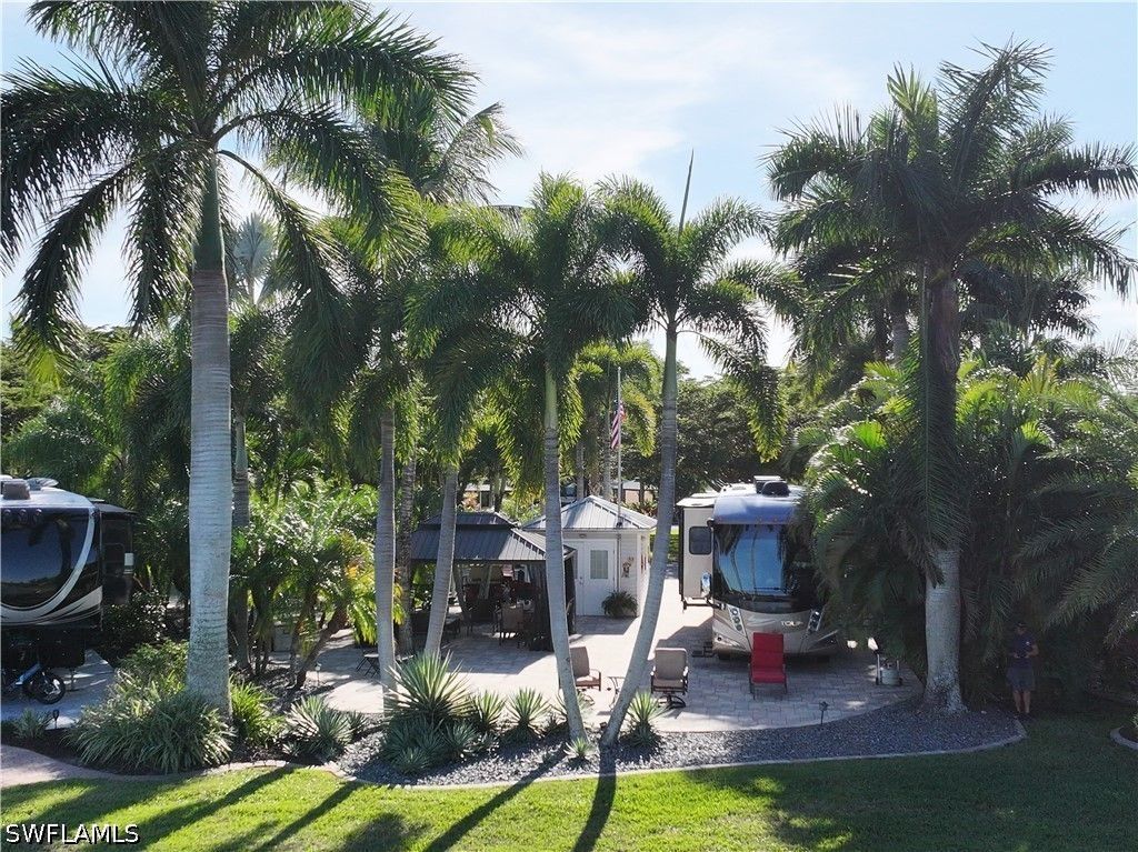 10131 Sunnywood Ct, Fort Myers
