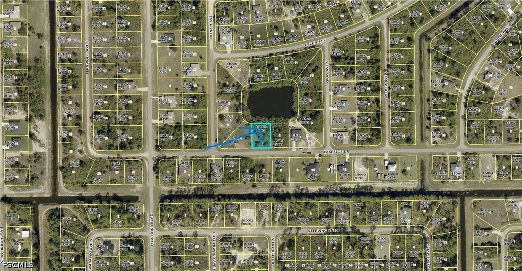 927 Lakeside Dr, LEHIGH ACRES