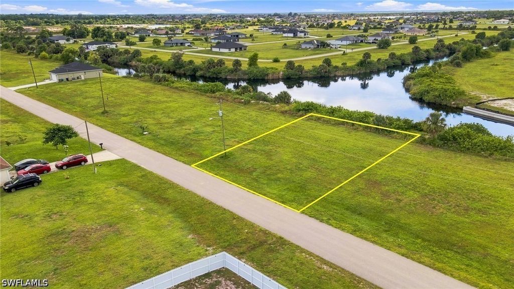 3902 Nw 37th Ave, CAPE CORAL