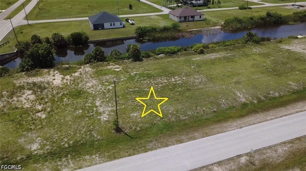2414 Nw 6th Ter, Cape Coral