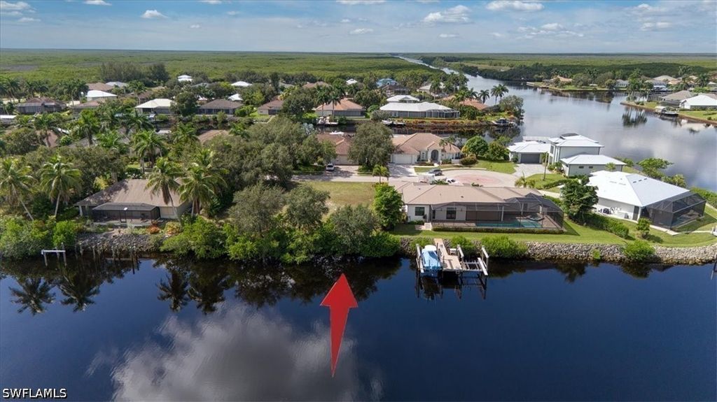 157 Venus Cay, Naples