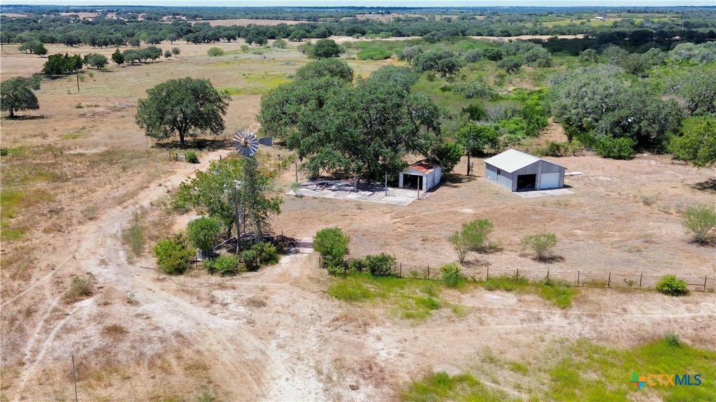 3114 Post Oak Road, Goliad