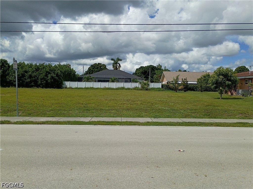 3648 Country Club Blvd, Cape Coral