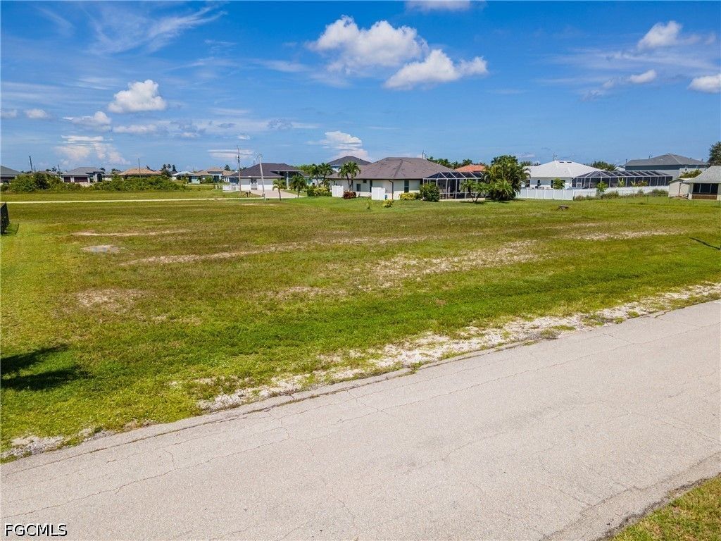 1212 Nw 38th Ave, Cape Coral