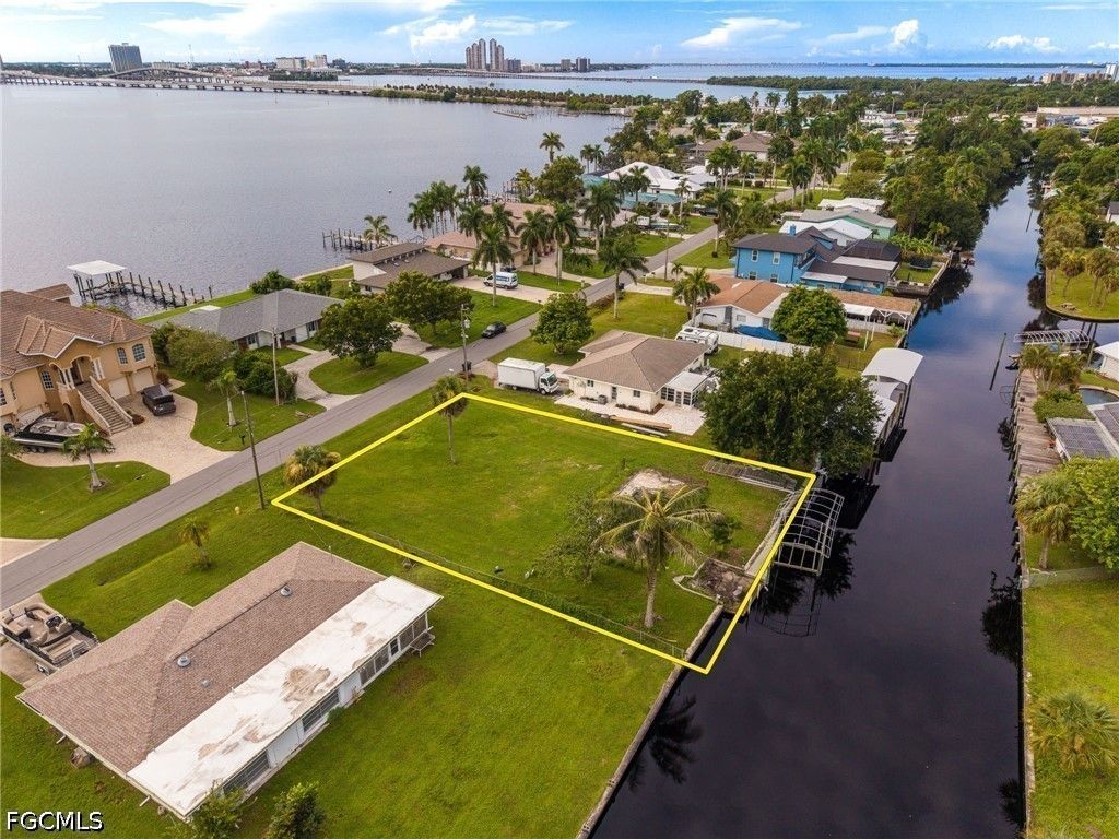 116 E North Shore Ave, NORTH FORT MYERS