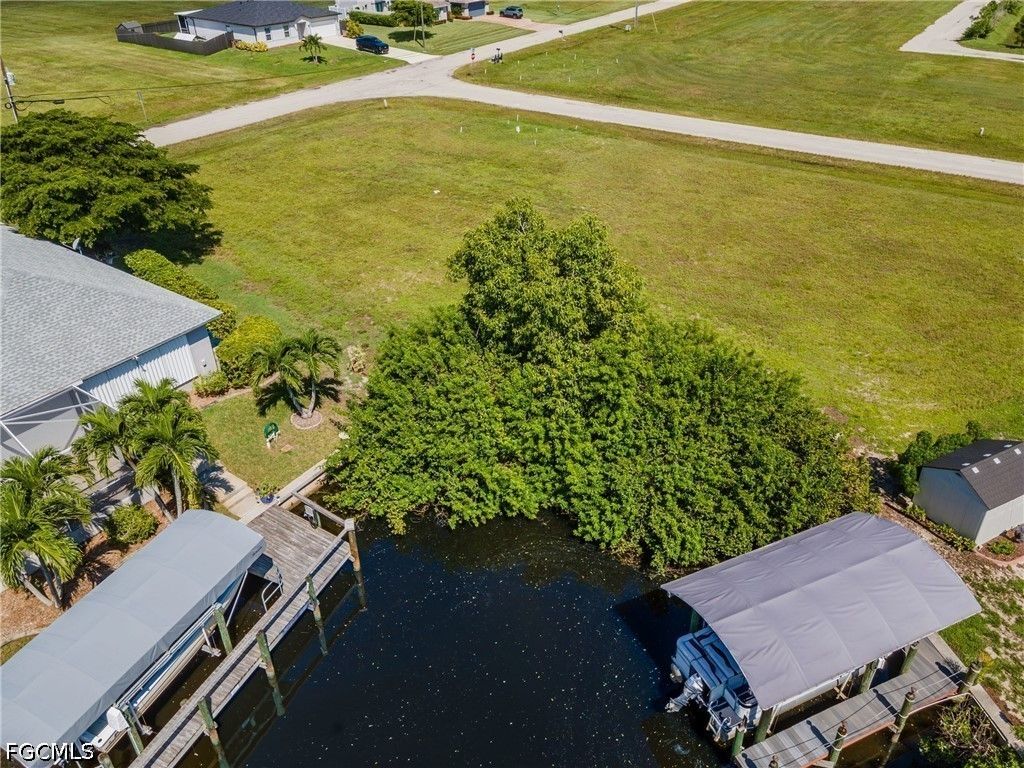 3232 Nw 7th St, Cape Coral