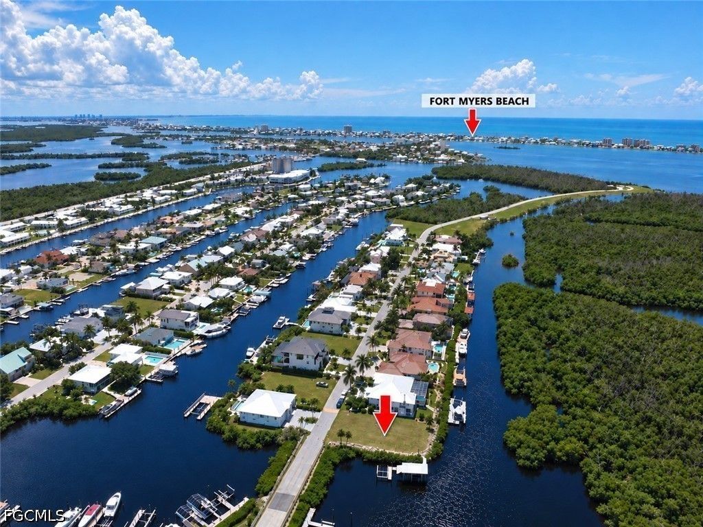 18080 Old Pelican Bay Dr, Fort Myers Beach