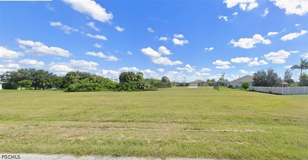 2343 Nw 37th Ave, Cape Coral