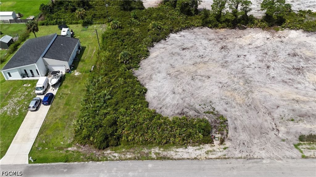 1215 Poinsettia Ave, LEHIGH ACRES