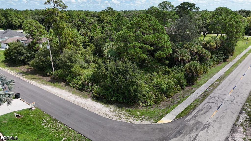 506 W 6th St, Lehigh Acres