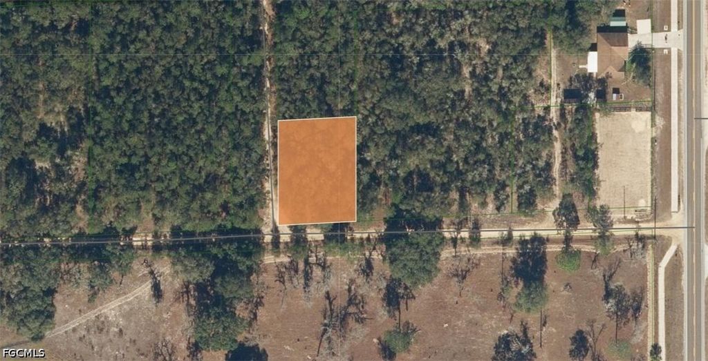 22-10-24-7950-0090-0090 Lake Shore Dr, Interlachen