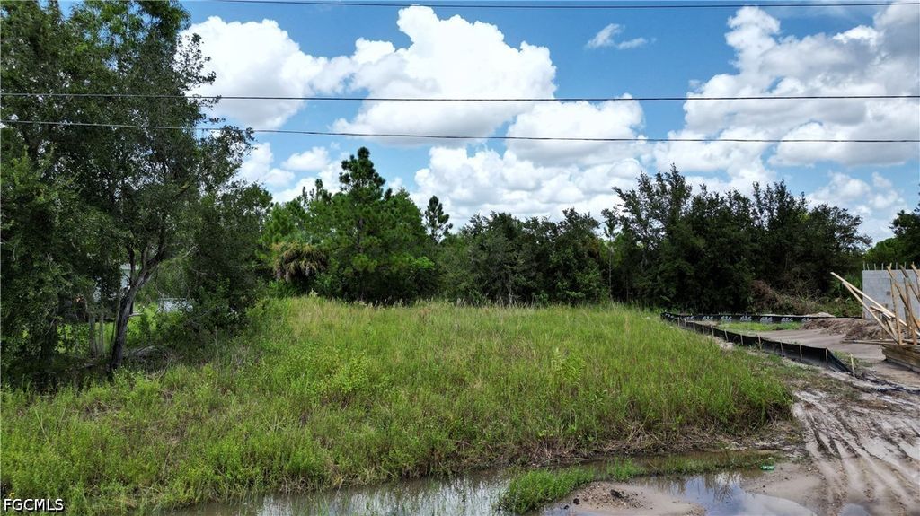 897 Barcia St E, Lehigh Acres