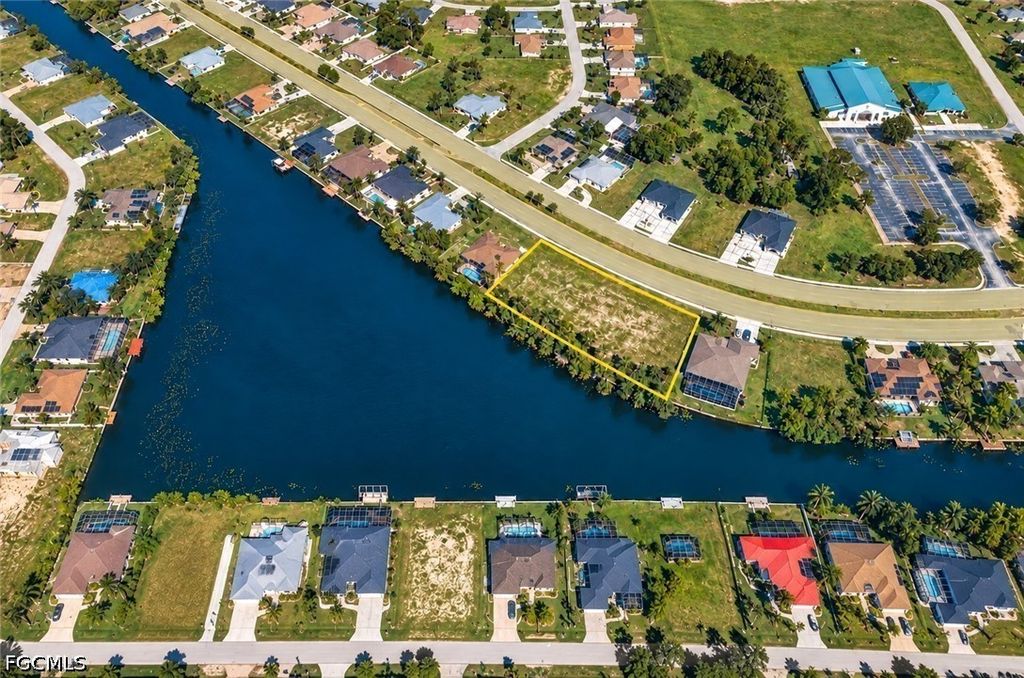 410 Nicholas Pkwy E, Cape Coral