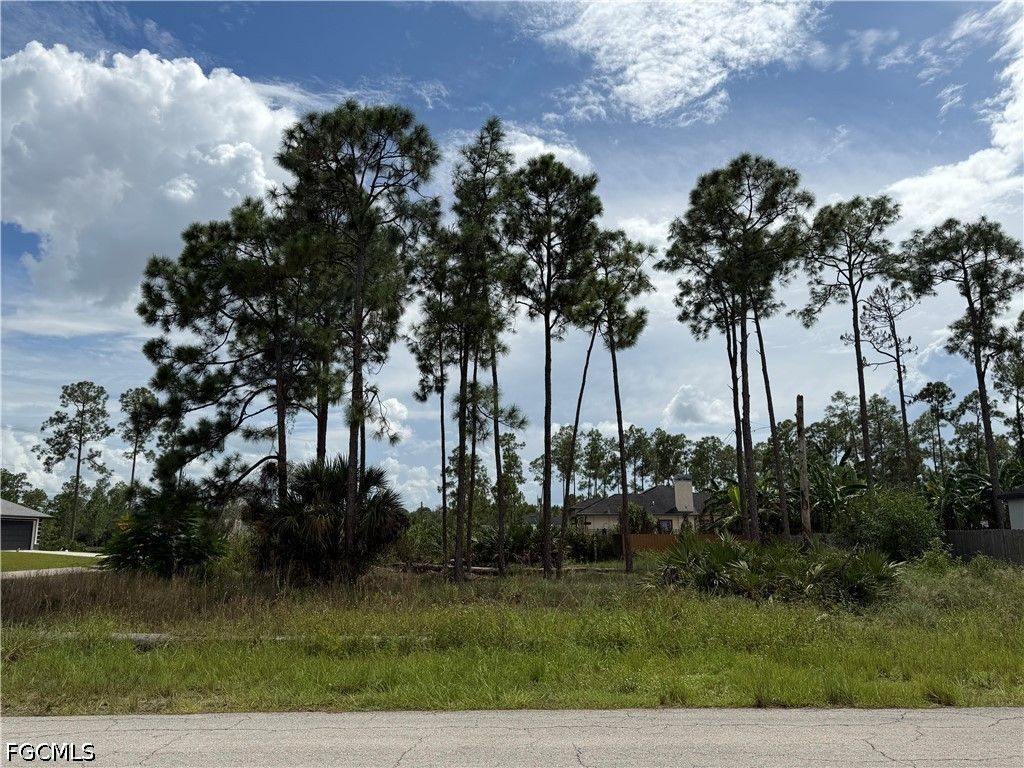 906 E 13th St, Lehigh Acres