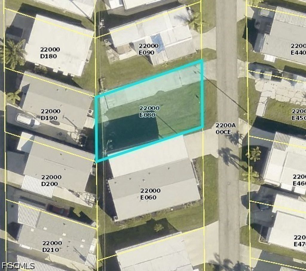 20690 Port Dr, Estero