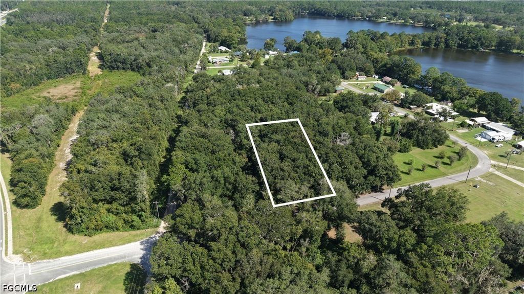 104 Twin Lake Grove Dr Dr, Interlachen