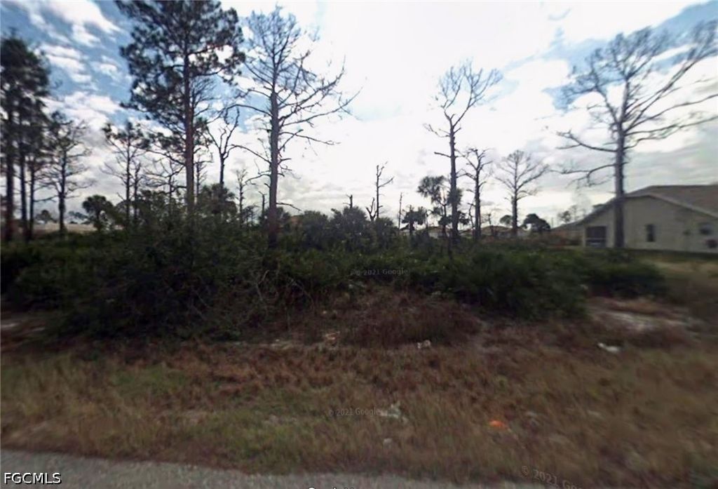 3005 13th St W, LEHIGH ACRES