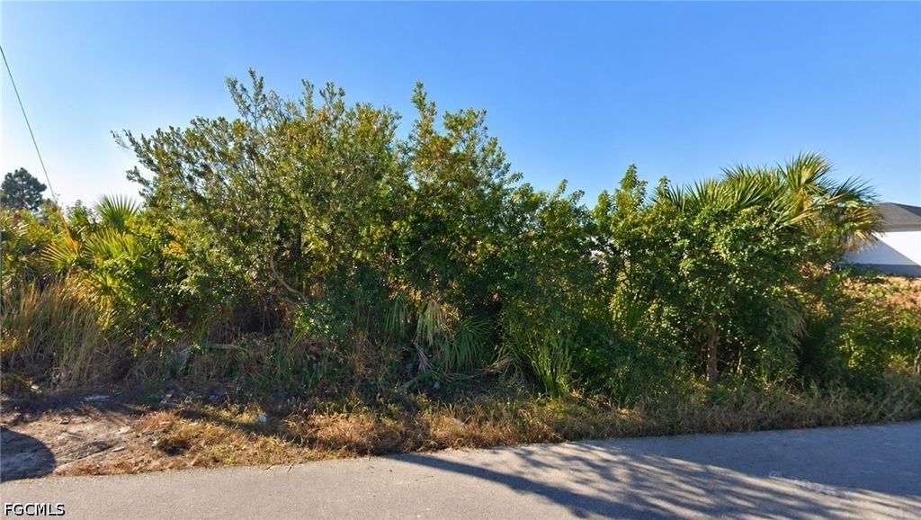 3013 26th St W, LEHIGH ACRES