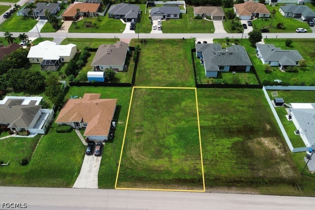 2428 Ne 7th Pl, Cape Coral