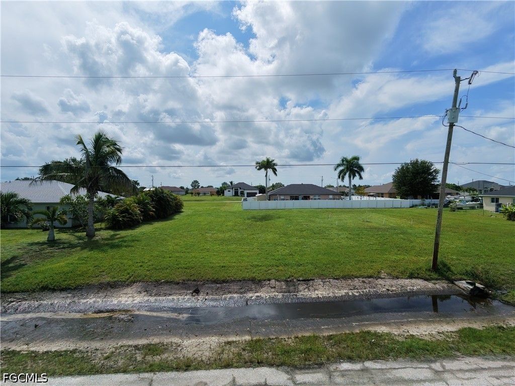 2528 Nw 7th Ter, Cape Coral
