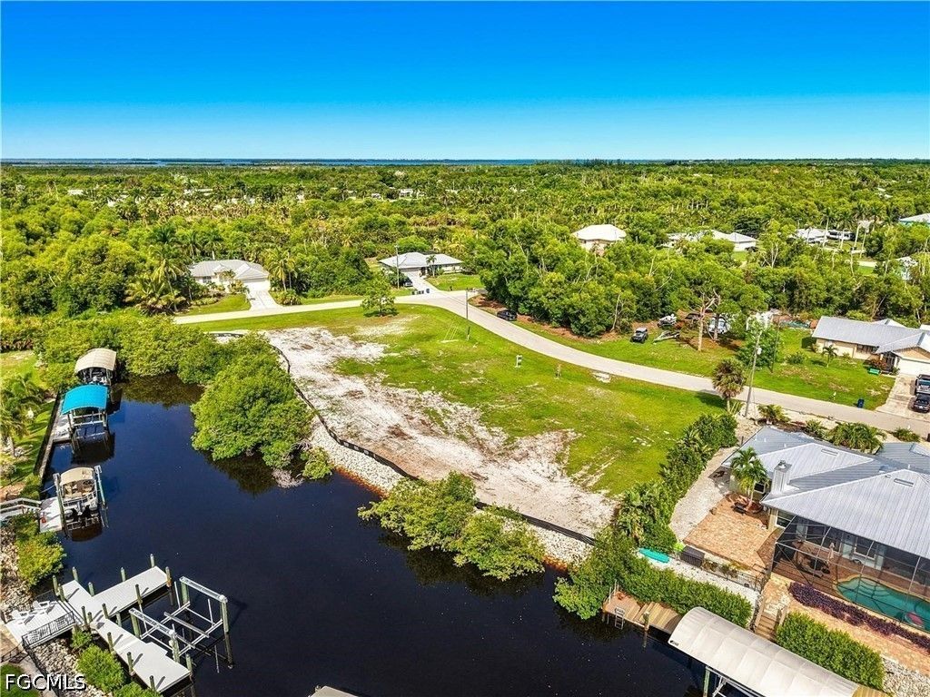 5659 Ann Arbor Dr, Bokeelia