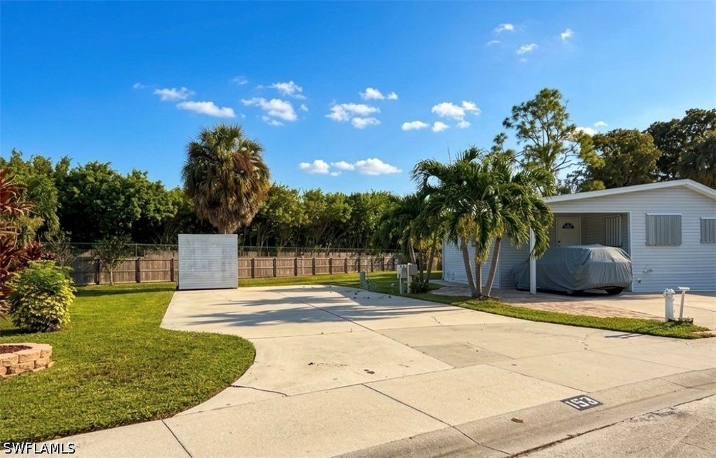 153 Cheetah Dr, Naples