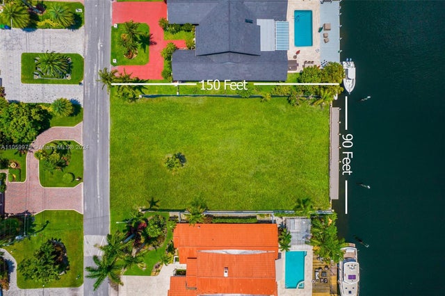5 of 15 - 306 Holiday Dr, Hallandale Beach, FL