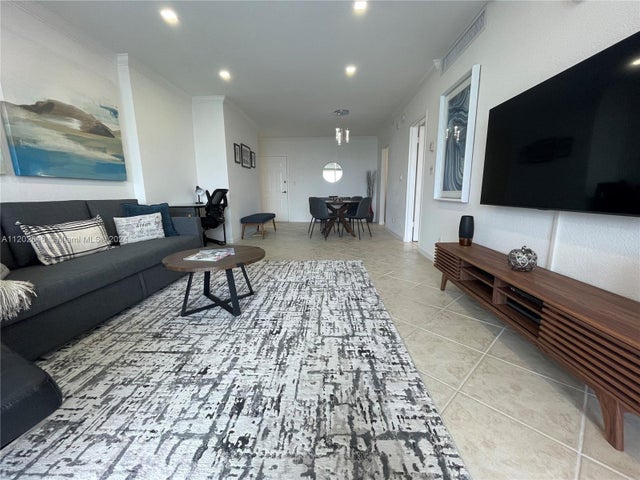 2 of 100 - 2501 S Ocean Dr Ph28 (available Now), Hollywood, FL