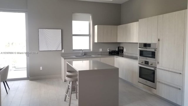 3 of 13 - 4010 S Ocean Dr R301, Hollywood, FL