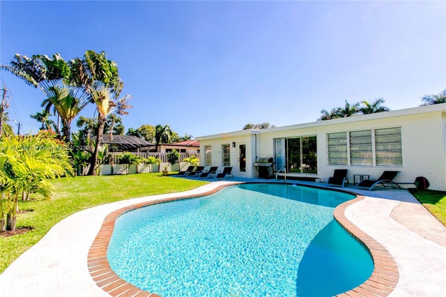 1 of 26 - 951 Washington St, Hollywood, FL