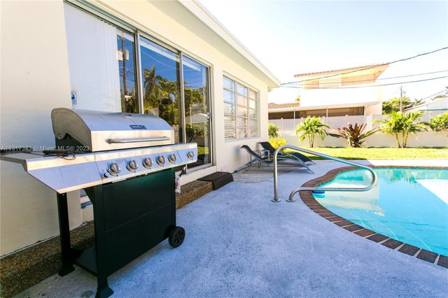 3 of 26 - 951 Washington St, Hollywood, FL