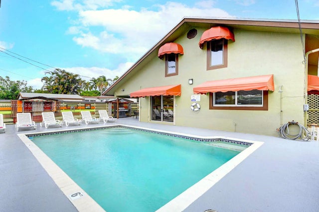 1 of 39 - 1020 N 13th Ter, Hollywood, FL