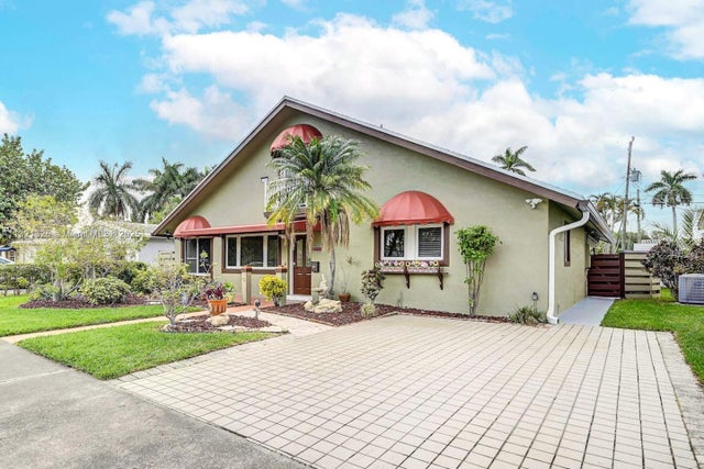 2 of 39 - 1020 N 13th Ter, Hollywood, FL