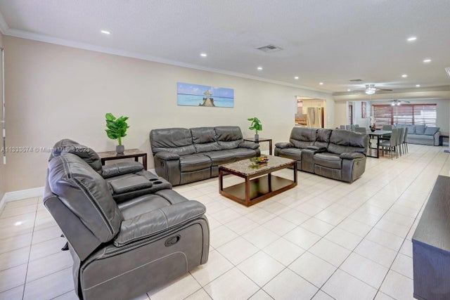5 of 35 - 947 Washington St, Hollywood, FL