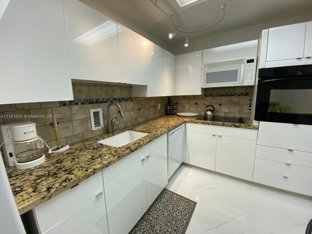 4 of 25 - 4001 S Ocean Dr 10f, Hollywood, FL