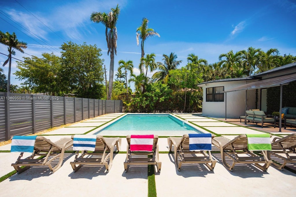 801 Harrison St, Hollywood