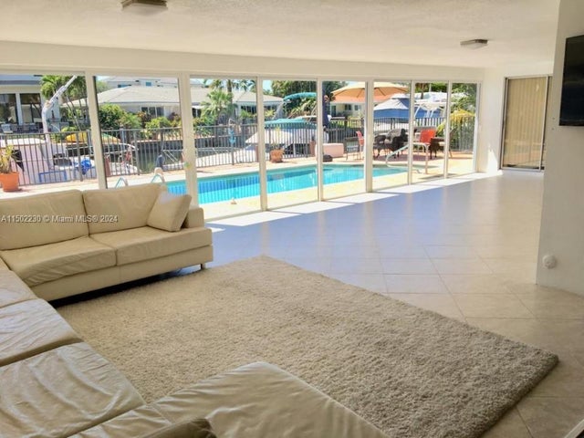 2 of 2 - 3741 Ne 25th Ave, Lighthouse Point, FL