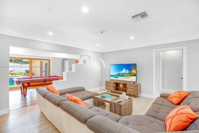 3 of 41 - 5320 Ne 16th Ter, Fort Lauderdale, FL