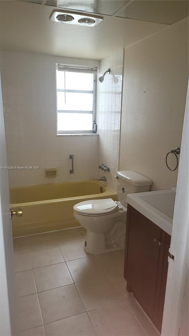 3 of 23 - 1001 Ne 14th Ave 201, Hallandale Beach, FL