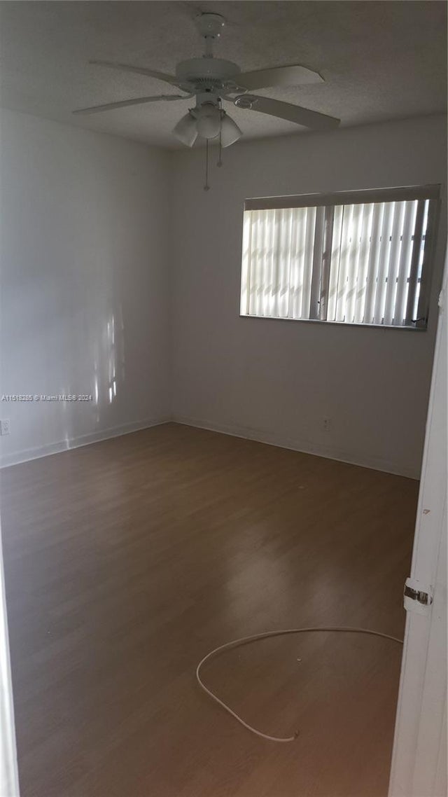 4 of 23 - 1001 Ne 14th Ave 201, Hallandale Beach, FL